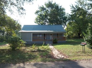 106 Mathis Rd, Burns, TN 37029