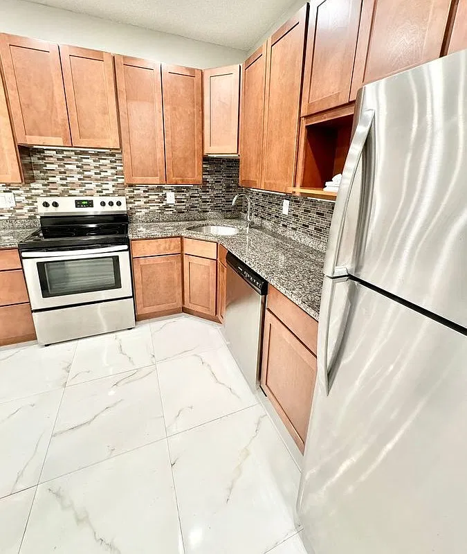 309-C22S Main St — Photo 1