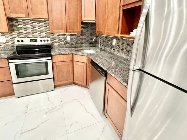 309-C22S Main St, Middletown, CT
