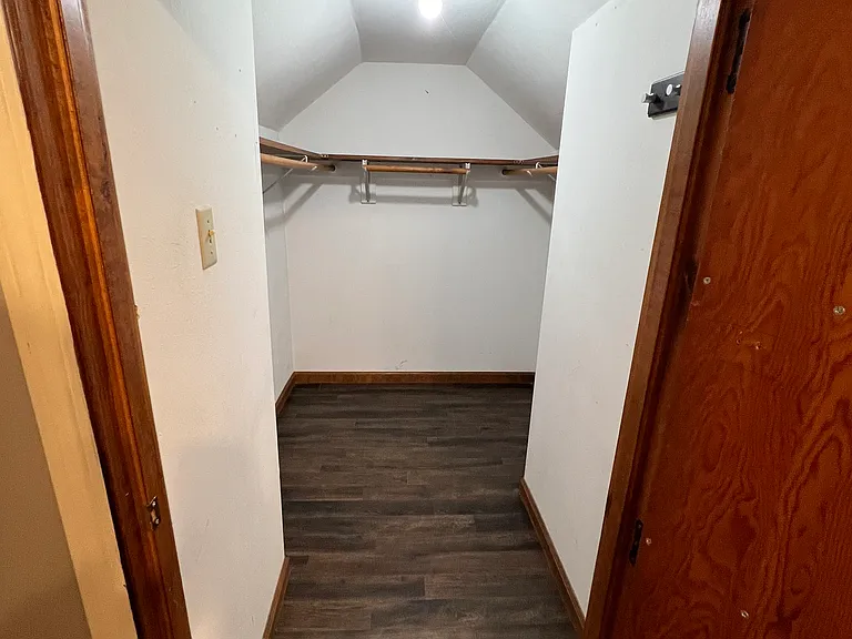 221 Henderson St — Photo 26