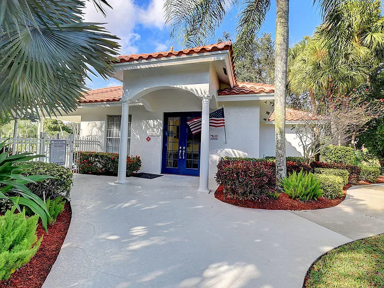 5225 Brookview Dr — Photo 88
