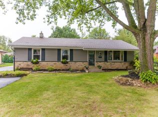 133 Chestnut Ridge Dr, Hartland, WI 53029