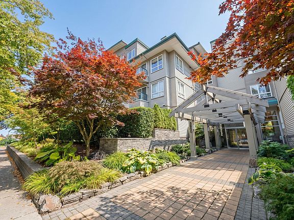 3rd image of 5800 Andrews Rd #302