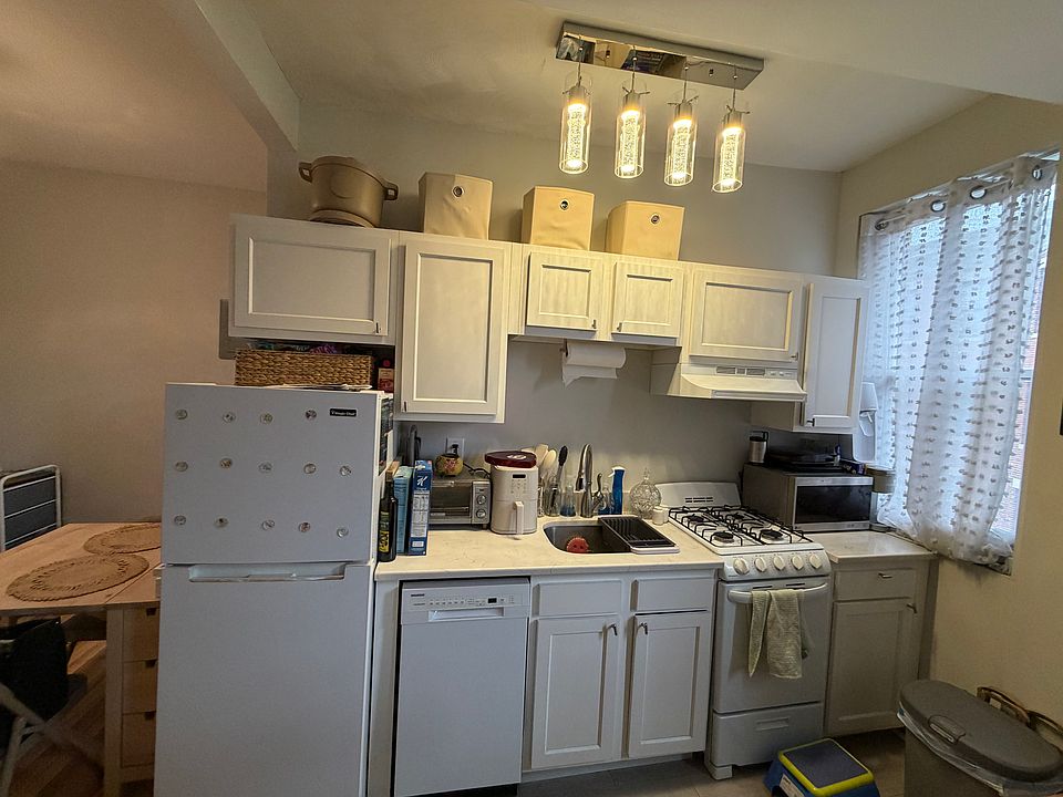 2nd image of 1251 Commonwealth Ave APT 3