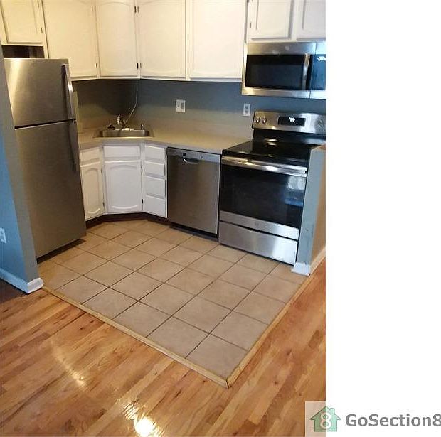 2nd image of 414 M St NW APT 1