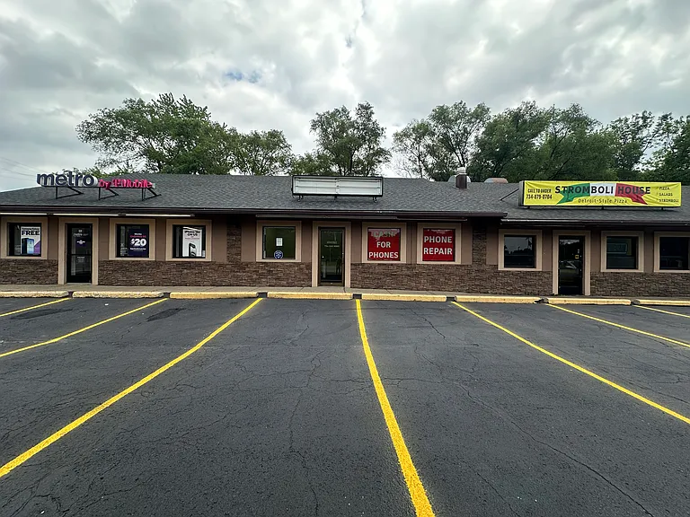209 S Ford Blvd — Photo 22