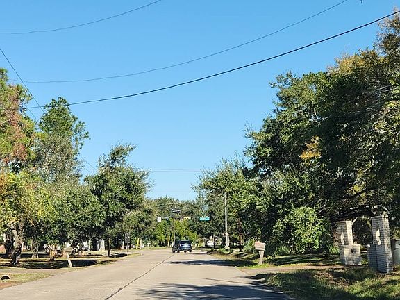 5th image of 704 Falling Leaf Dr