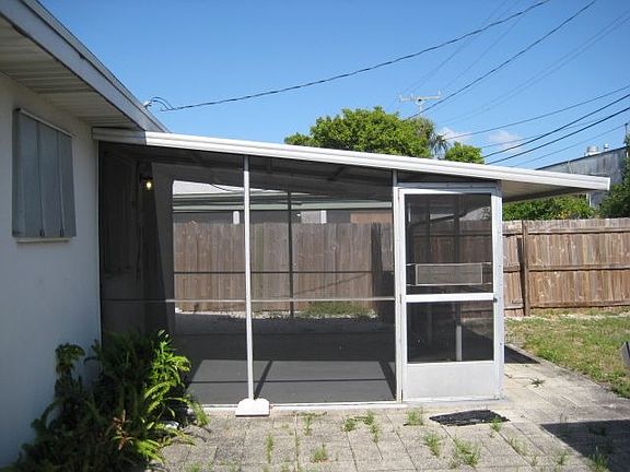 SCREENED PATIO