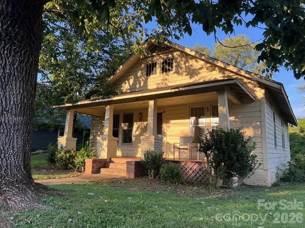 110 Linville St, Morganton, NC 28655