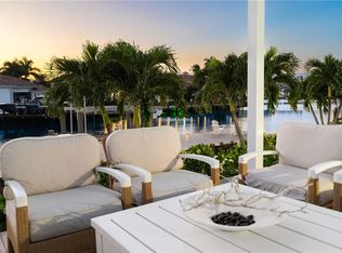 3737 Crayton Rd, Naples, FL 34103