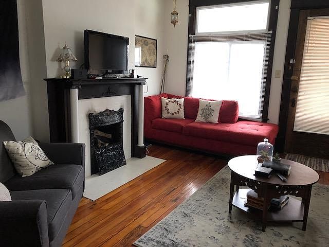 Living room, gas log fireplace