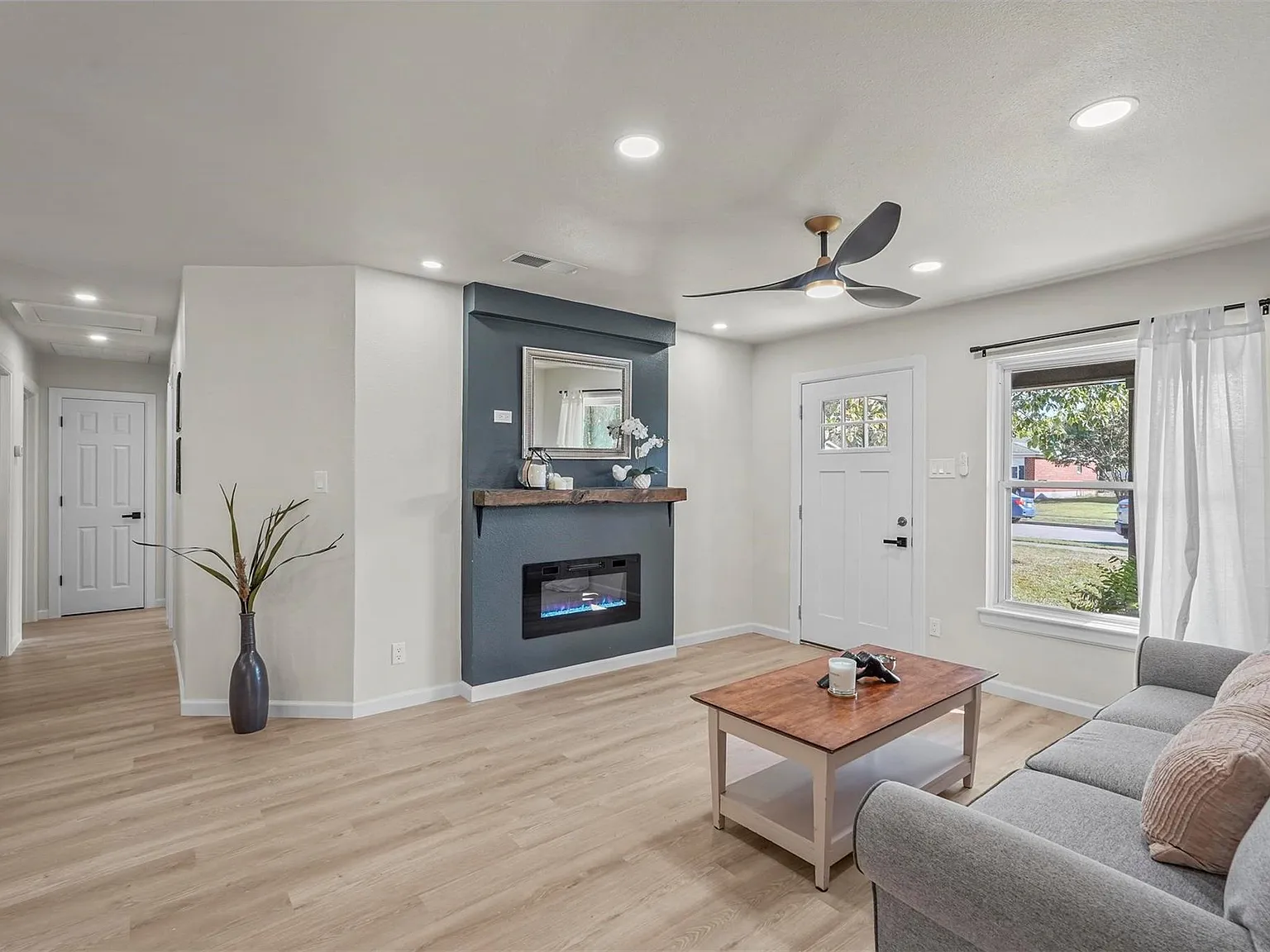 4 bed, 1286 sqft, $6,000 — Photo 2