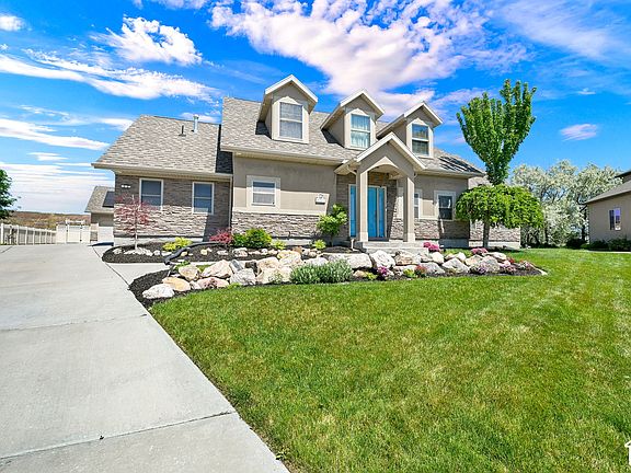 5th image of 849 Saint Andrews Dr