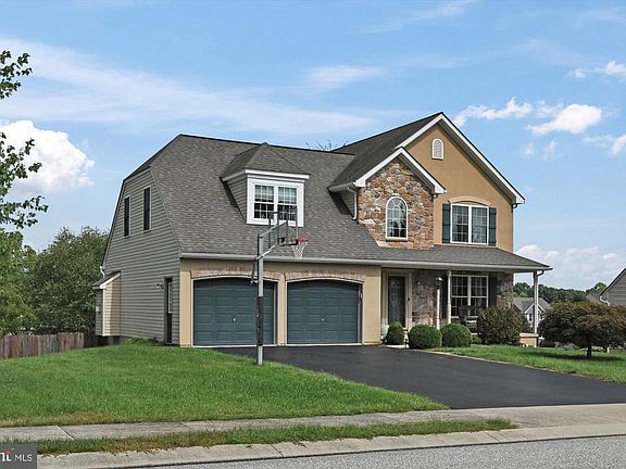 3rd image of 165 Austin Dr