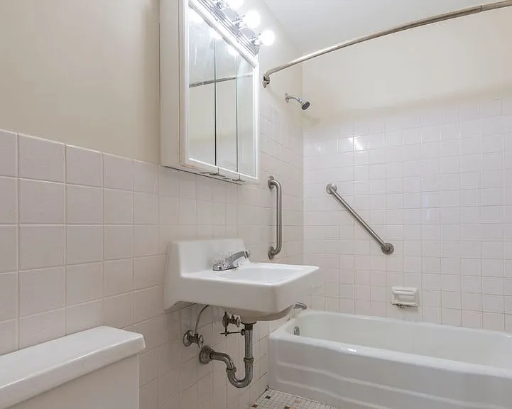 224 Cedar Lake Road North — Photo 5