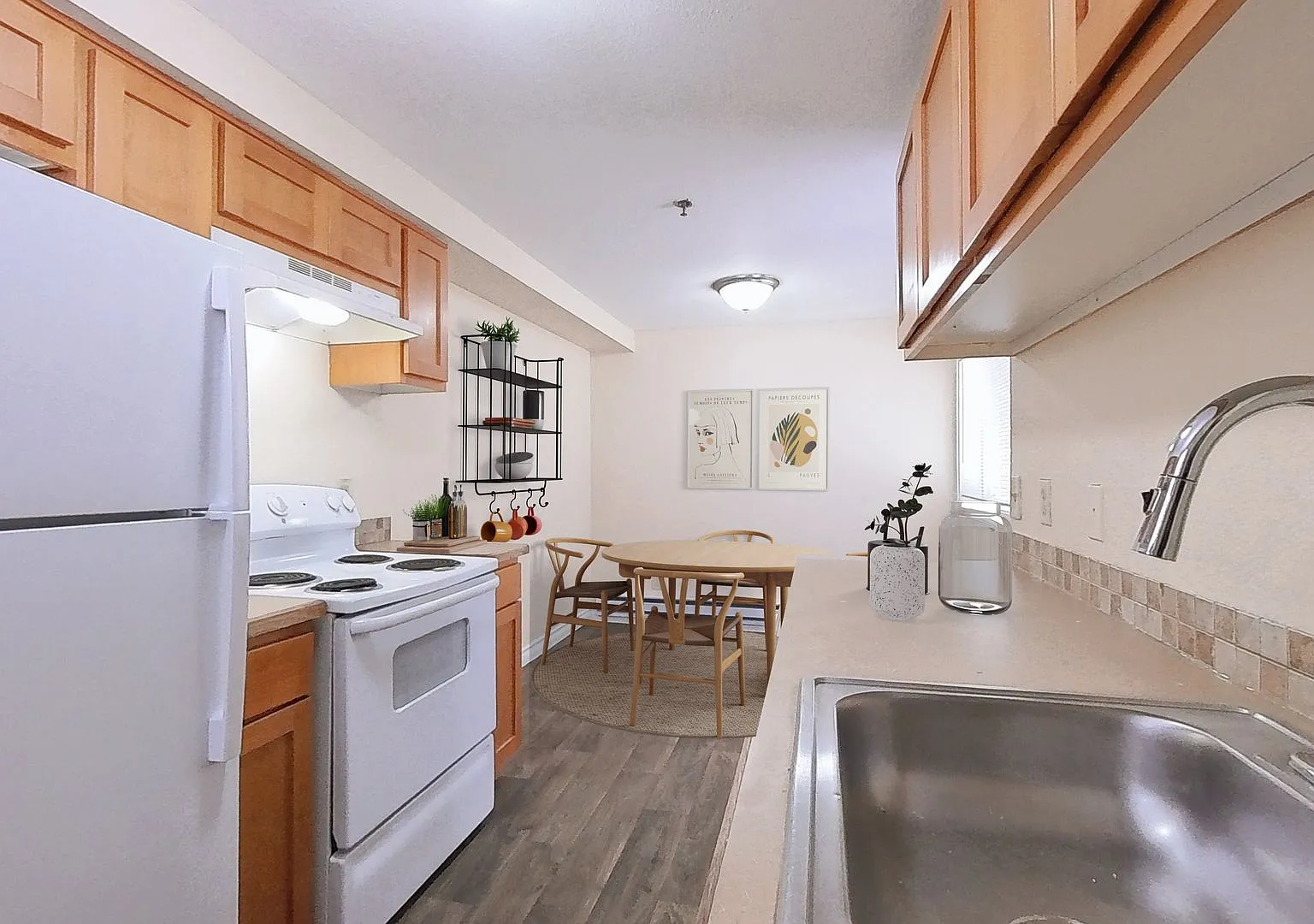 Water's Edge Apartments — Photo 2