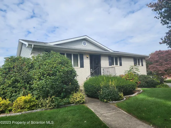 212 Swinnick Dr W, Scranton, PA 18512