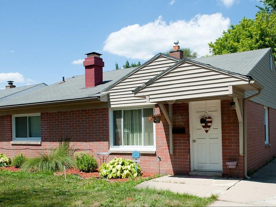 1st image of 28546 N Clements Cir