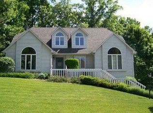 482 Ashford Ln, Valparaiso, IN 46385