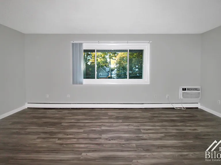 301 Oaklawn Ave — Photo 16