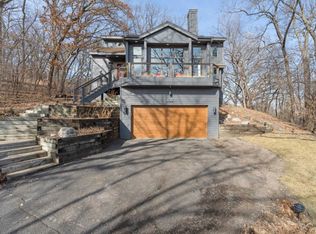 105 Norman Ridge Dr, Bloomington, MN 55437