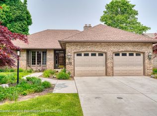 3618 Muirfield Dr, Lansing, MI