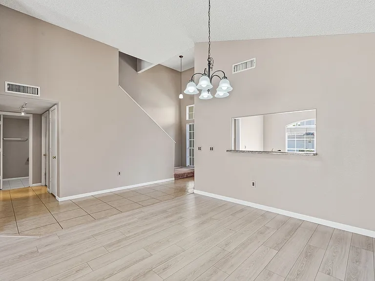 1146 N Granada Dr — Photo 9