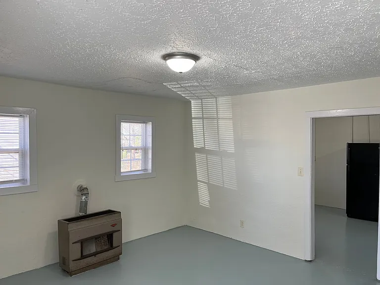 714 Rainbow Ave — Photo 4