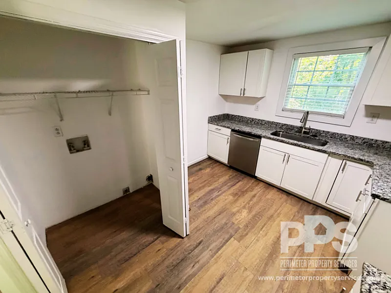 3 bed, 1.5 bath, 1677 sqft, $1,649 — Photo 3
