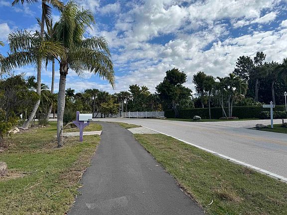 4th image of 404 E Gulf Dr