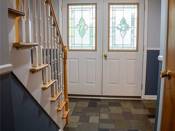 5th image of 53 Brookside Cir
