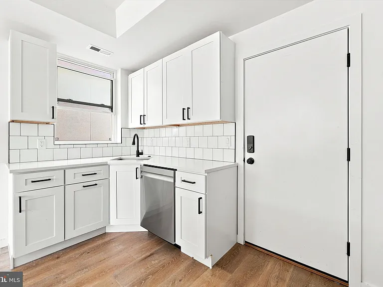 1729 Francis St #4 — Photo 4