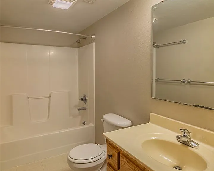 Beechwood Terrace 1420 — Photo 11