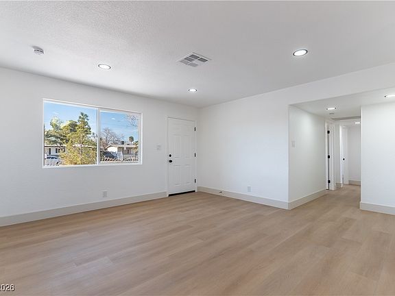 5th image of 2816 Berg St