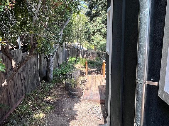 5th image of 4538 Tulip Avenue