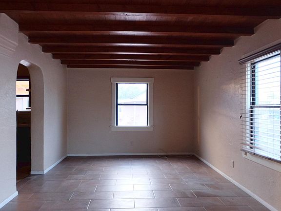 4th image of 1513 N Winstel Blvd #1