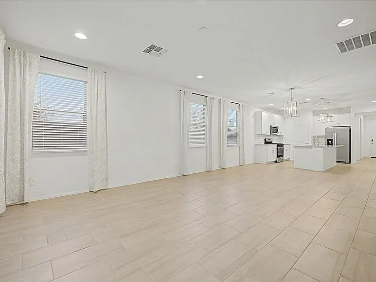 10315 W Robertson St — Photo 17