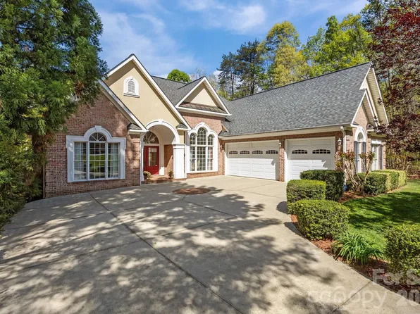120 Laurel Ridge Dr, Statesville, NC 28677