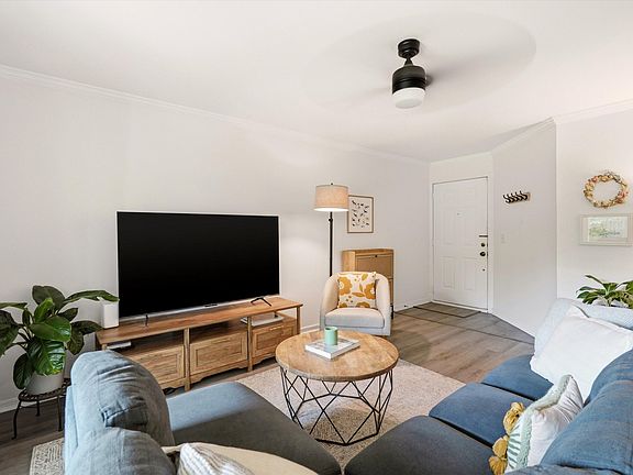 5th image of 1866 Montclair Dr Unit A