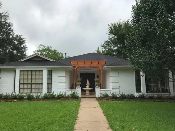 4375 Willow Bend Dr, Beaumont, TX 77707