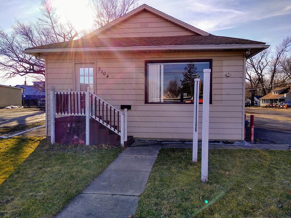 1st image of 3104 Lovers Ln
