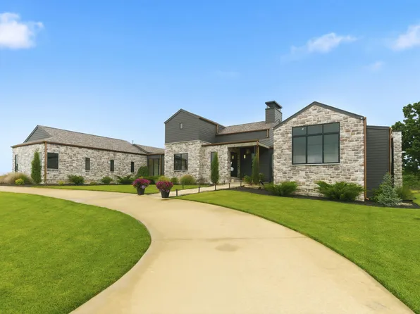 269 E Wisteria Lane, Ozark, MO 65721