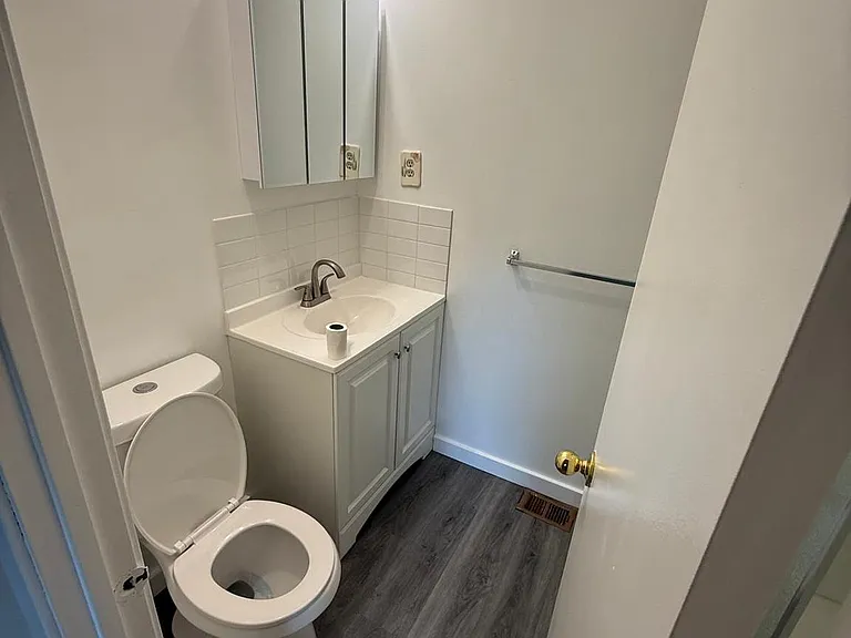 9388 Neil Rd #B — Photo 33