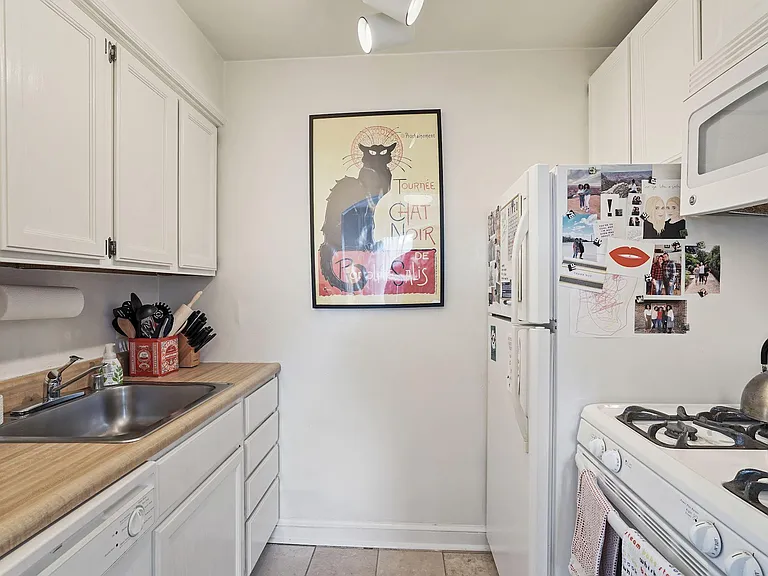 3901 Fulton St NW — Photo 12