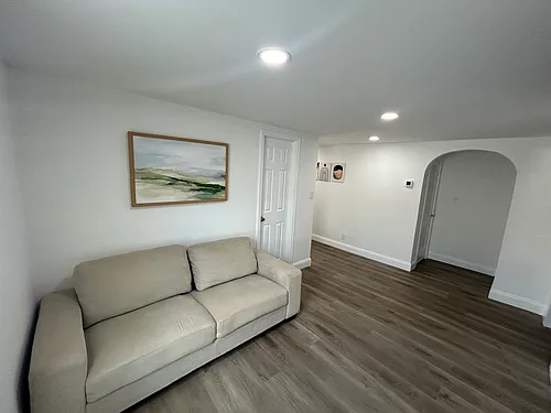 1325 E Main St #1 Photo 1