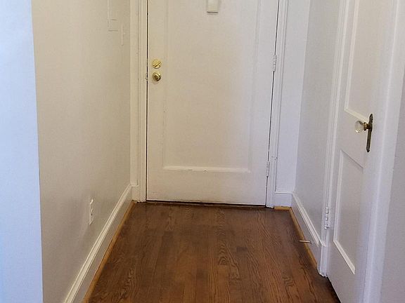 3rd image of 715 S Washington St APT A22