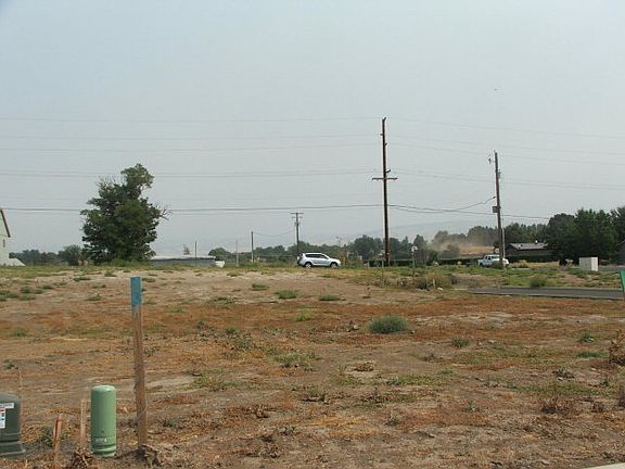 4th image of 22 NE Hadley Way