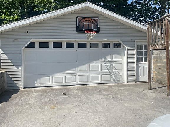 4th image of 101 Bish Ave