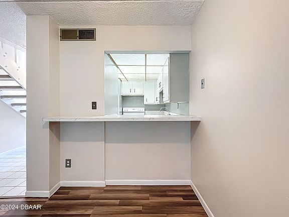 3rd image of 100 E Kentucky Ave APT F6