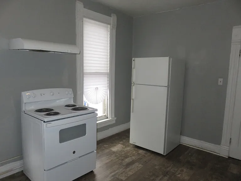 431 W Howard St #4 — Photo 4